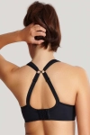 Tył czarnego biustonosza sportowego z zapięciem Racerback na hak
