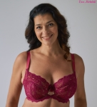 Bordowa balkonetka full cup na sylwetce – naturalne uniesienie i stabilność