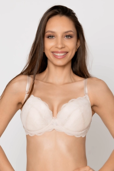 Biustonosz push-up nude na modelce – efekt uniesienia i naturalny wygląd