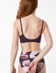 Miękki biustonosz Julimex Simple T-shirt Bra Black – tył i zapięcie.