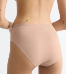 Beżowe figi tai Sloggi GO Daily Cotton – zbliżenie na tył.