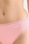Figi damskie Sloggi Go Crush Multi Color różowe – zbliżenie na detale.