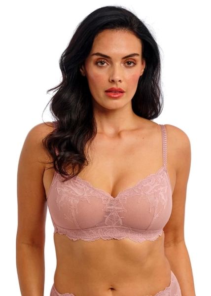 Różowy biustonosz bezfiszbinowy Wacoal Vivid Attraction Woodrose – przód na modelce.