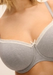 Zbliżenie na miseczki szarego biustonosza Freya Flirt Grey Marl